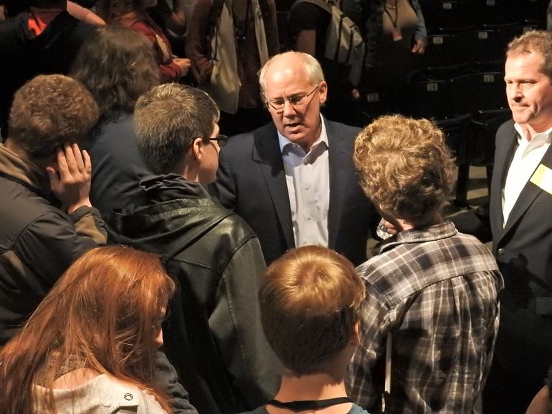 Dr. Andy Aldrin with Students