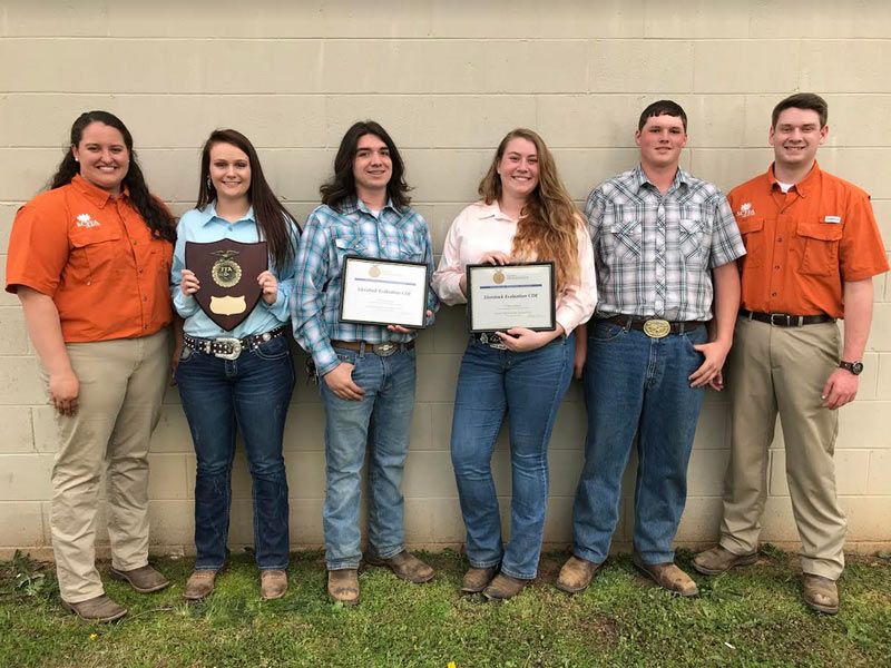 Members of the Woodmont FFA Chapter 