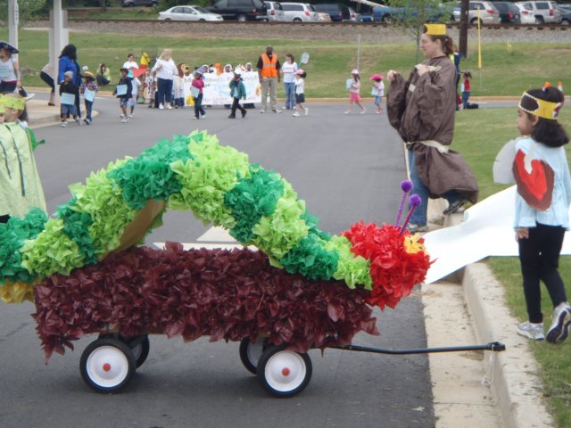 bookfloatparade55.jpg