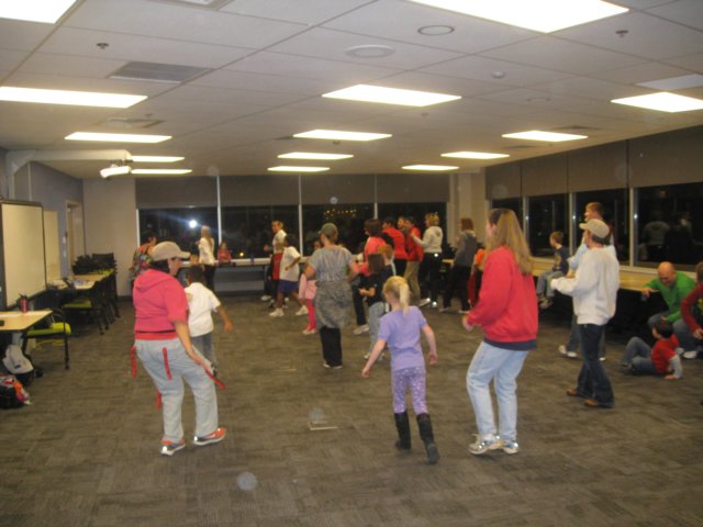 familyfitnessfunnight5.jpg