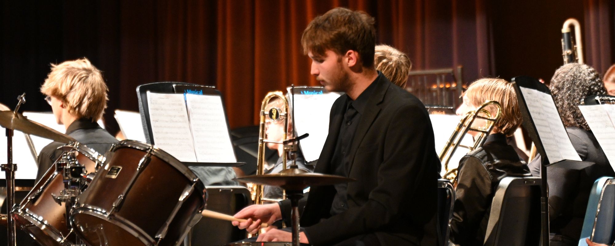 Cell Phone Policy - During bell to bell instructional time and in the hallways, phones and earbuds must be turned off and stowed in students' backpacks