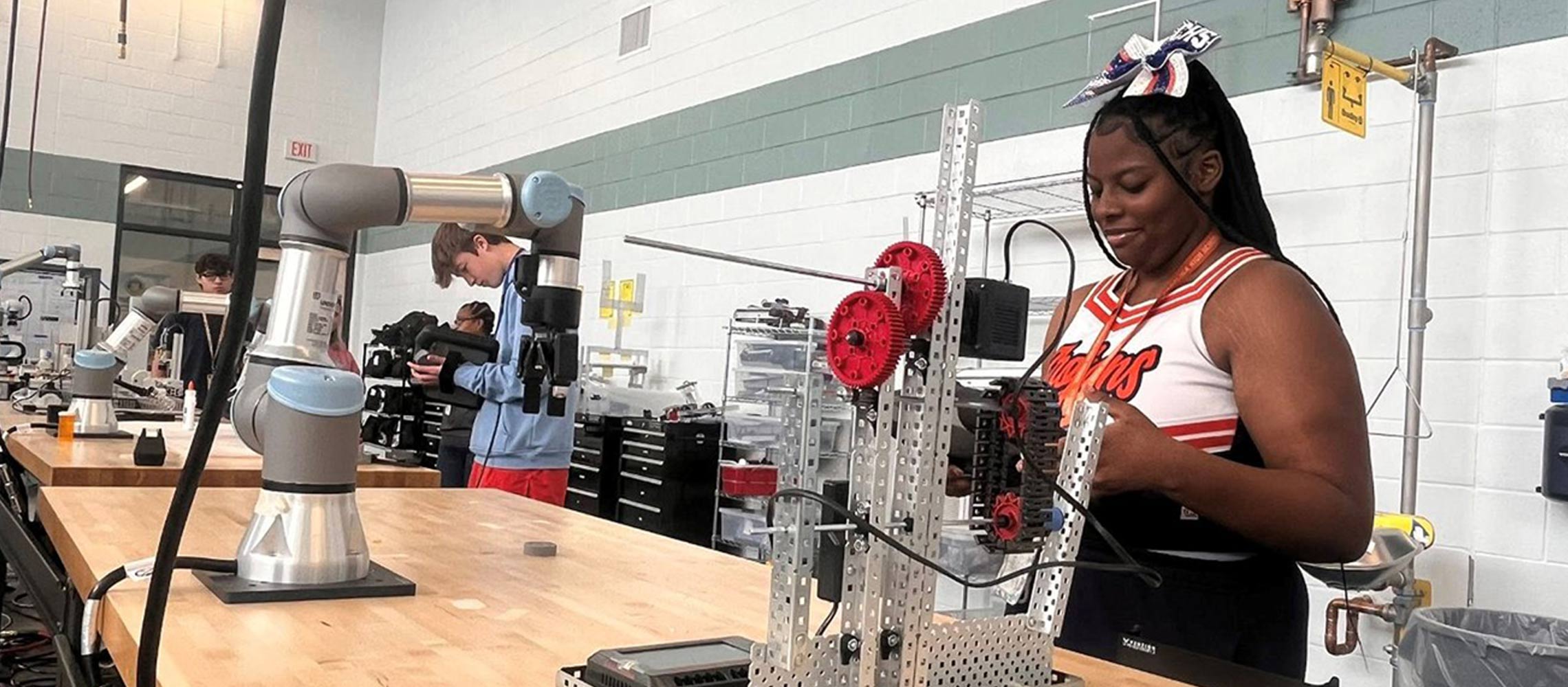 students programming robots
