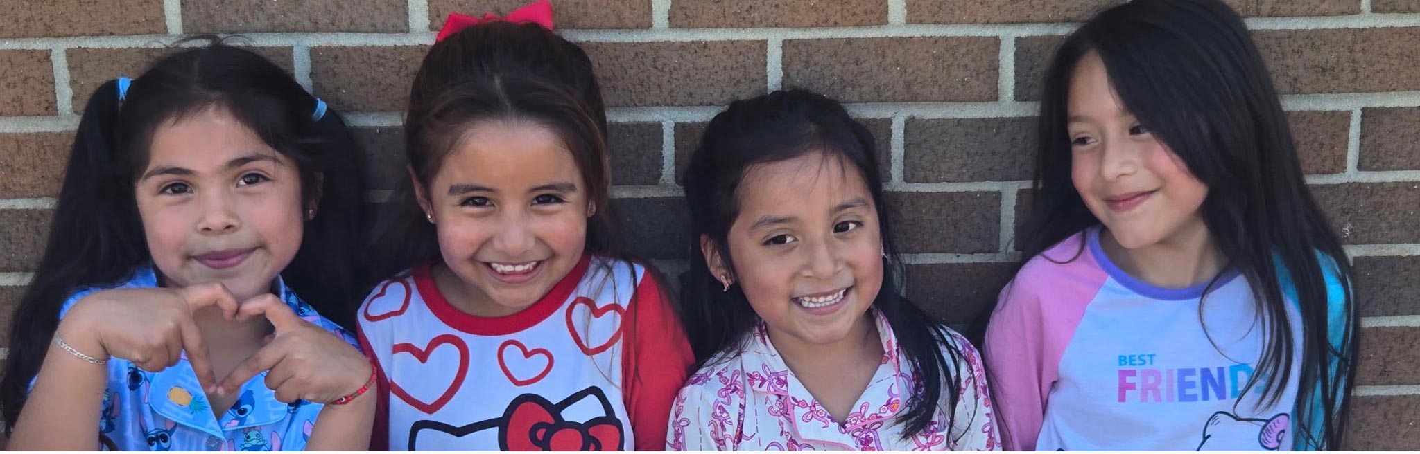 4 cute elementary girls